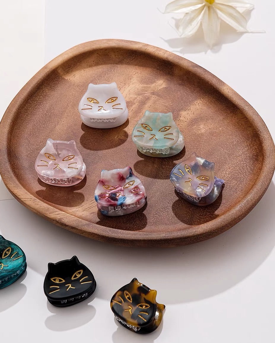 PAWSOME PETS NEW YORK Hand-painted Tiny Cat Hair Clip all colors | Eco-Friendly
