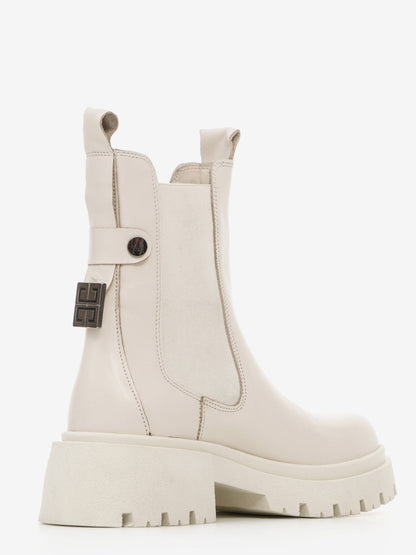 Women's leather shoes