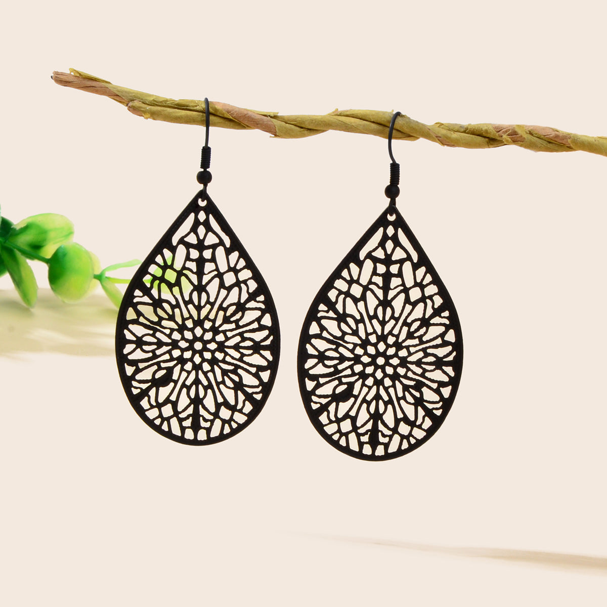 Vintage Black Flower Pattern Hollow Water Drop Earrings Trendy Women Accessories