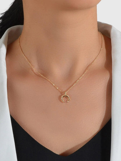 Trendy Horn Pendant Necklace Woman Teens Half Moon Crescent Charm Accessories