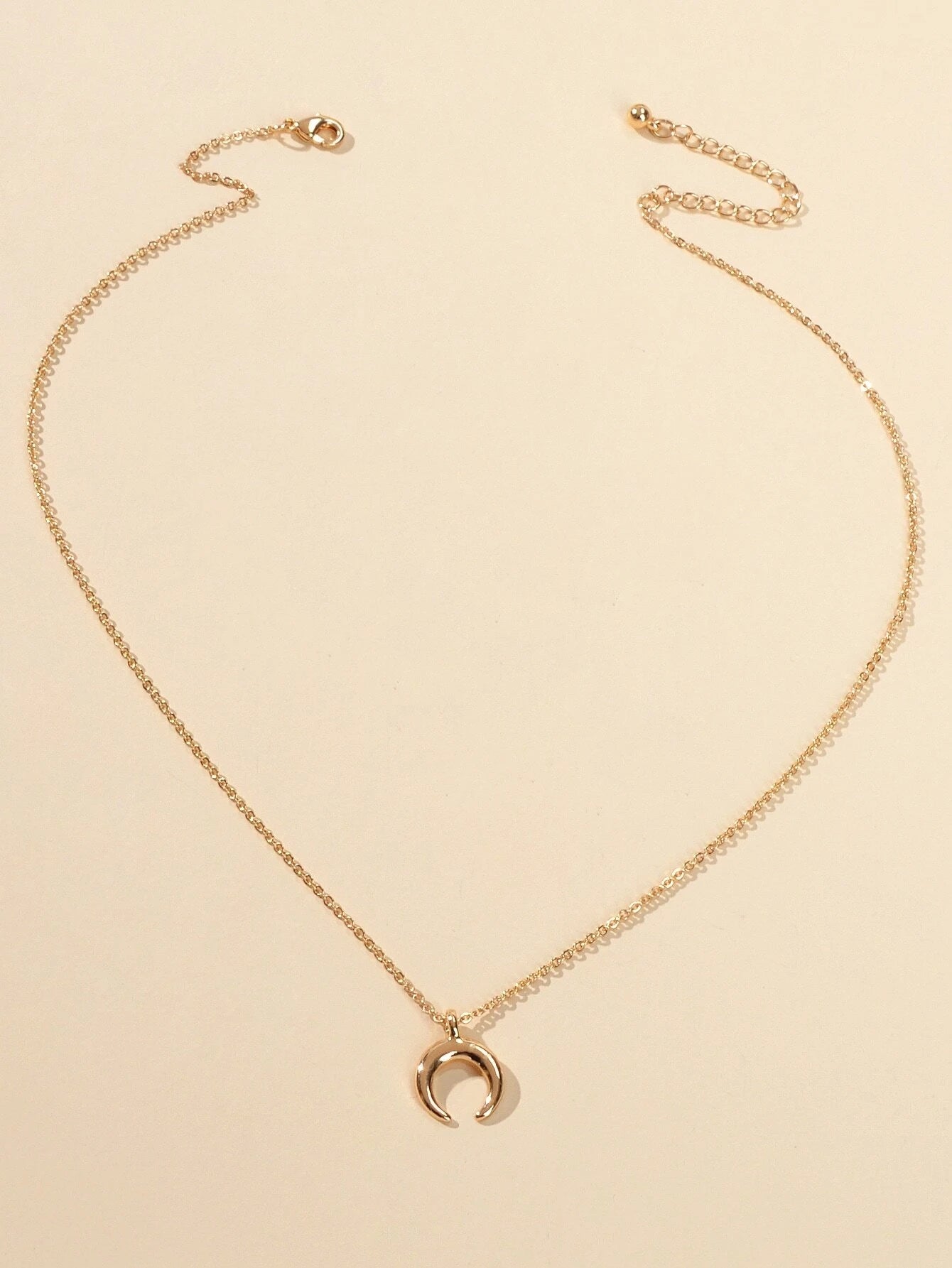 Trendy Horn Pendant Necklace Woman Teens Half Moon Crescent Charm Accessories