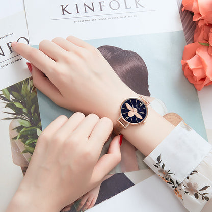 MEGIR Fashion Women Watches Top Brand Luxury Quartz Wristwatch Ladies Rose Gold Mesh Belt Business Casual Watch Reloj Mujer 7009