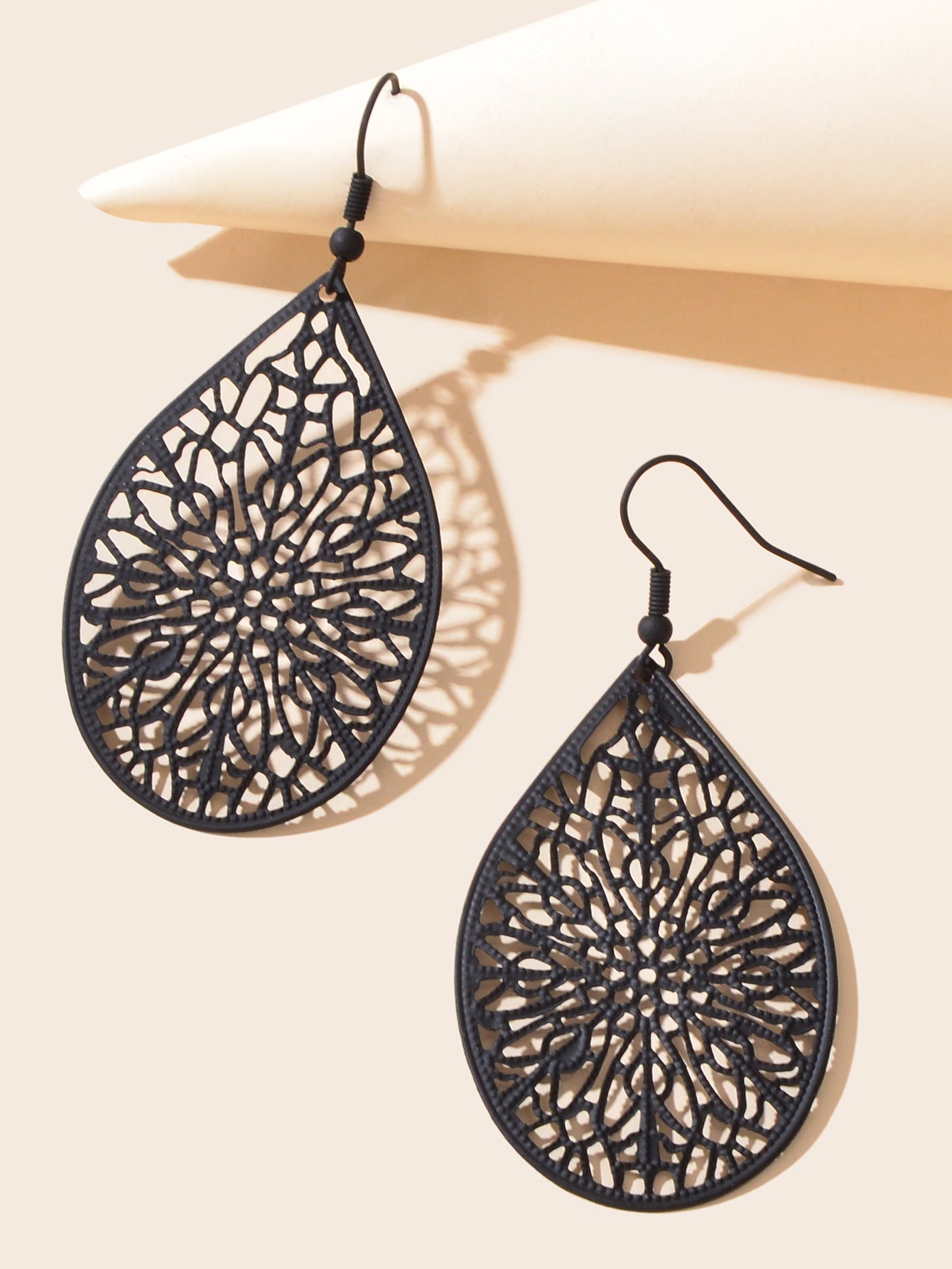 Vintage Black Flower Pattern Hollow Water Drop Earrings Trendy Women Accessories