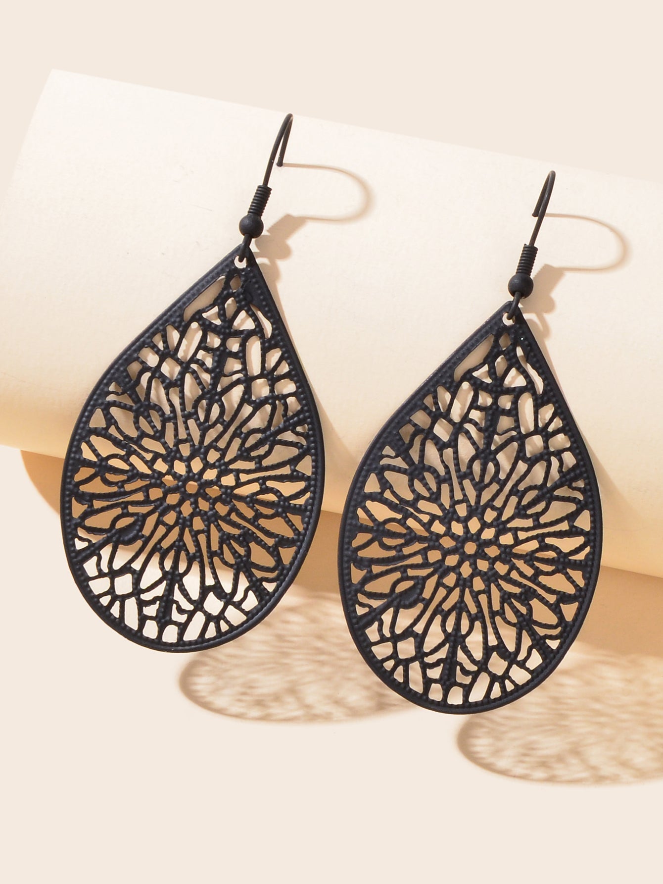 Vintage Black Flower Pattern Hollow Water Drop Earrings Trendy Women Accessories