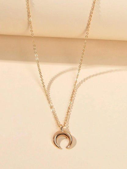 Trendy Horn Pendant Necklace Woman Teens Half Moon Crescent Charm Accessories