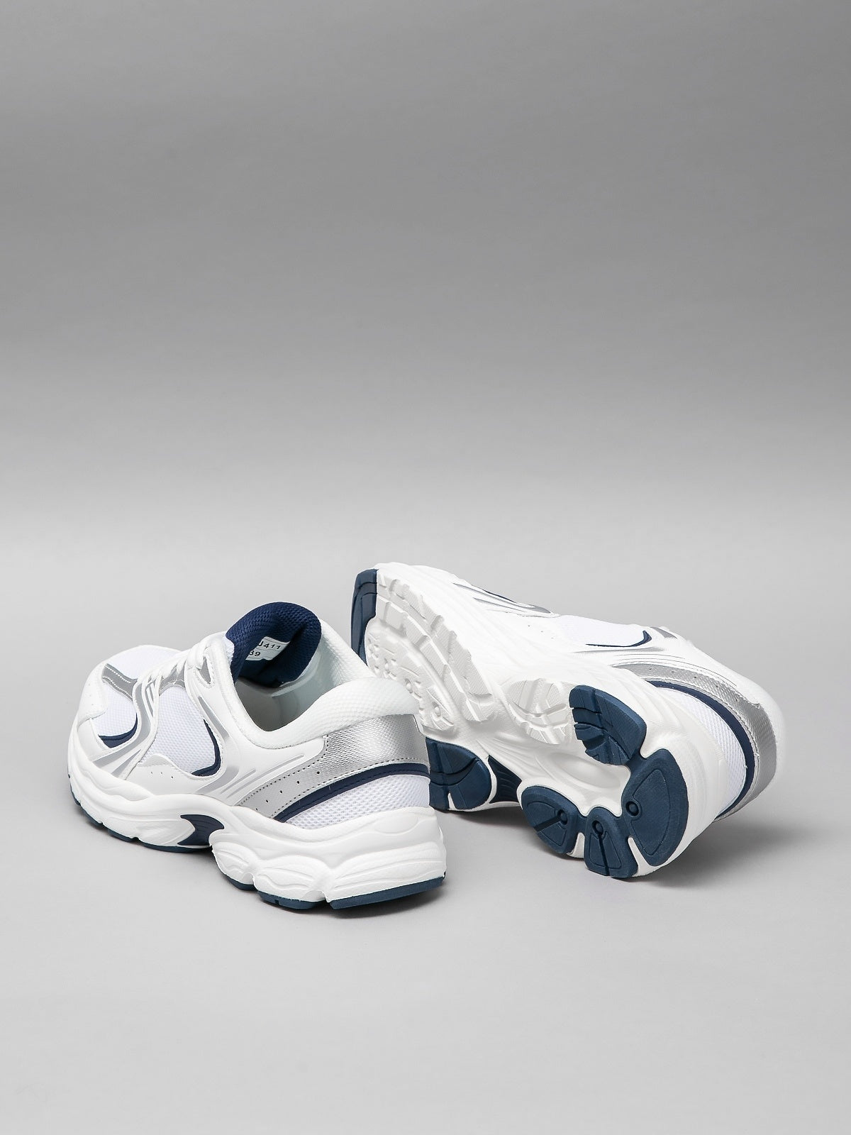 Women's casual shoes