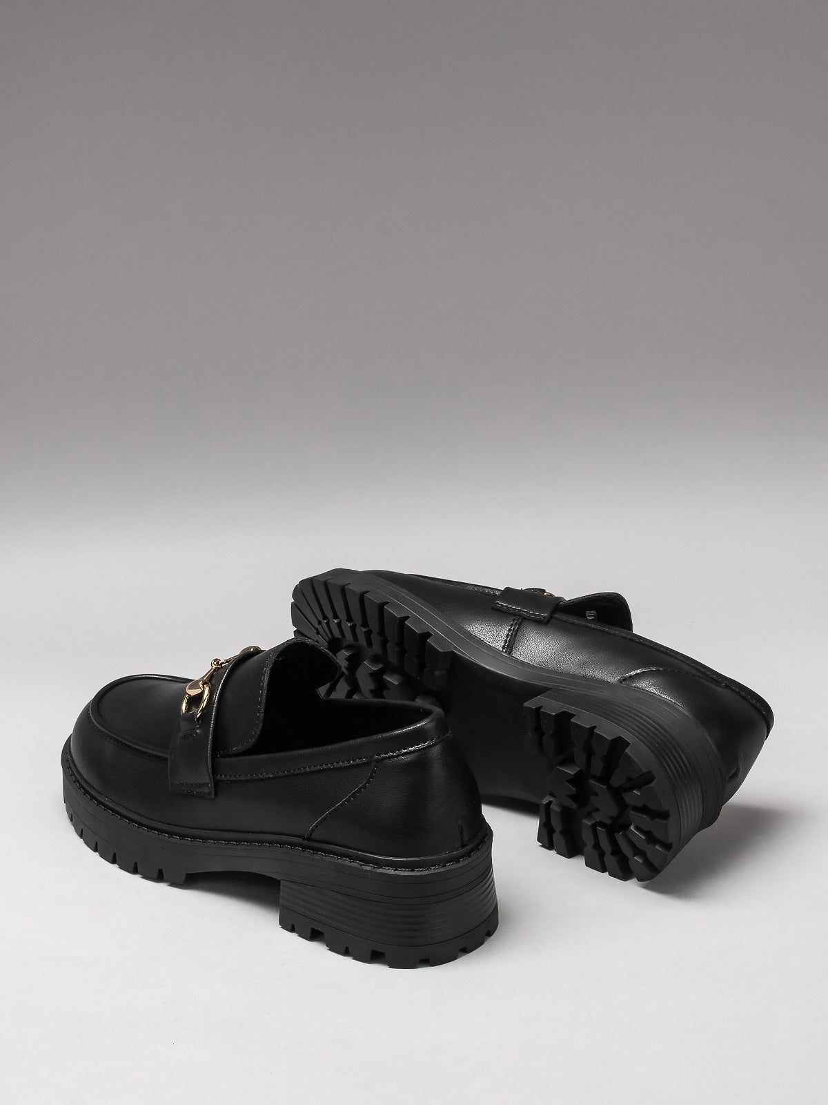 Women's leather shoes