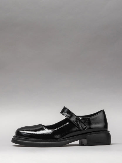 Women's leather shoes