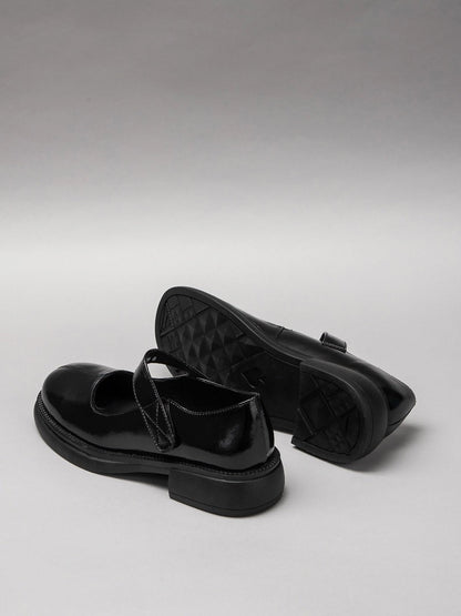 Women's leather shoes