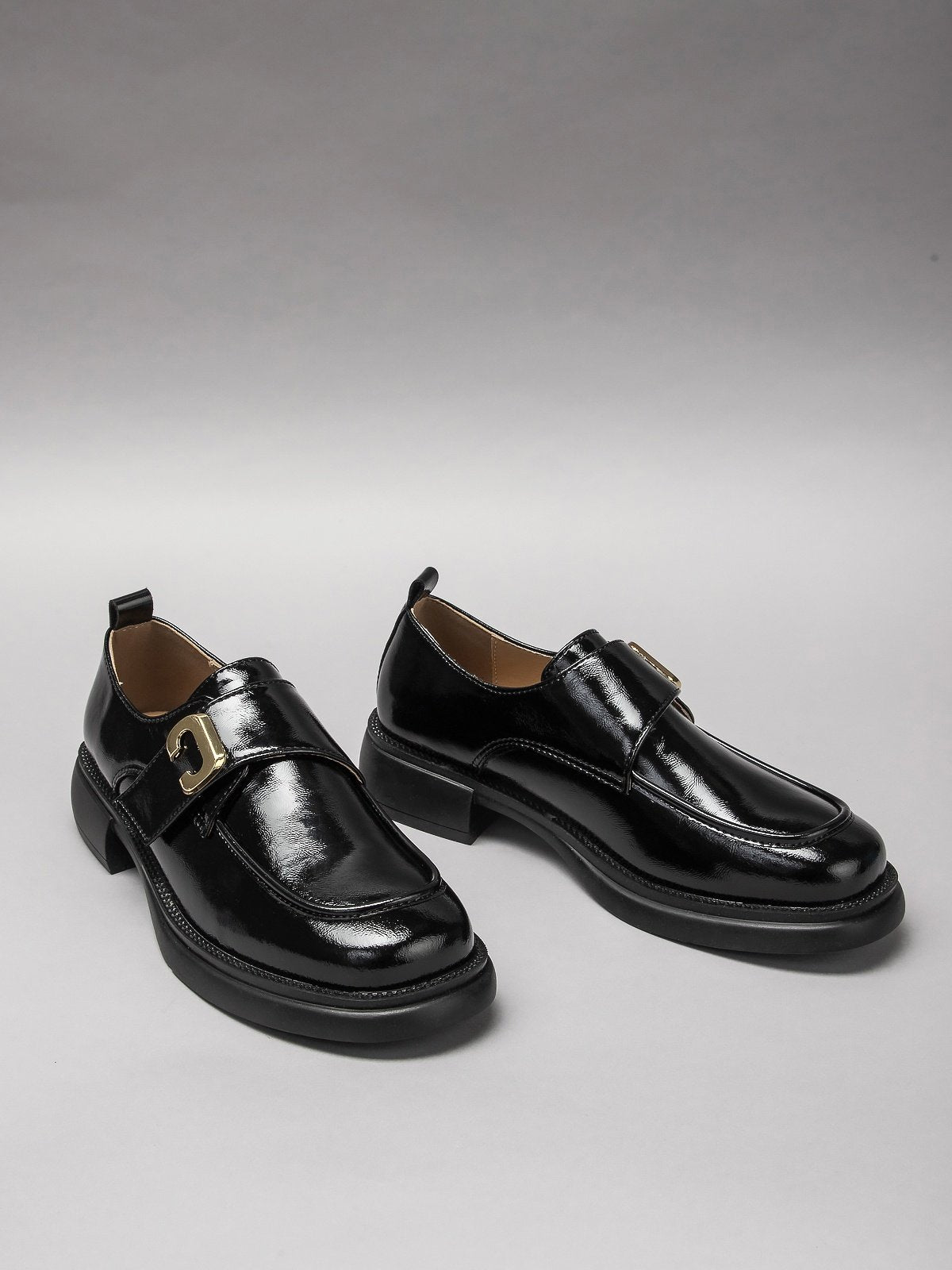 Women's leather shoes