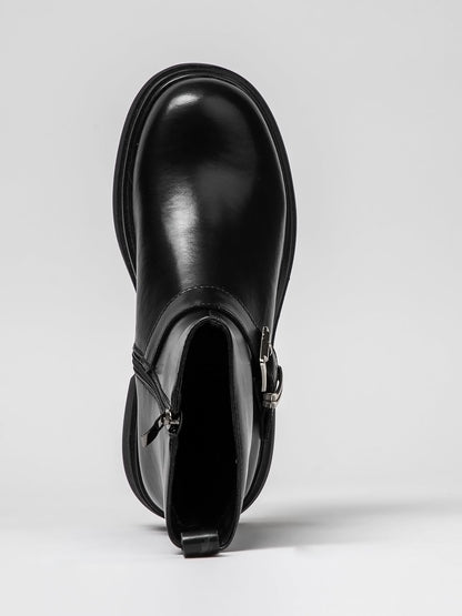 Women's leather shoes