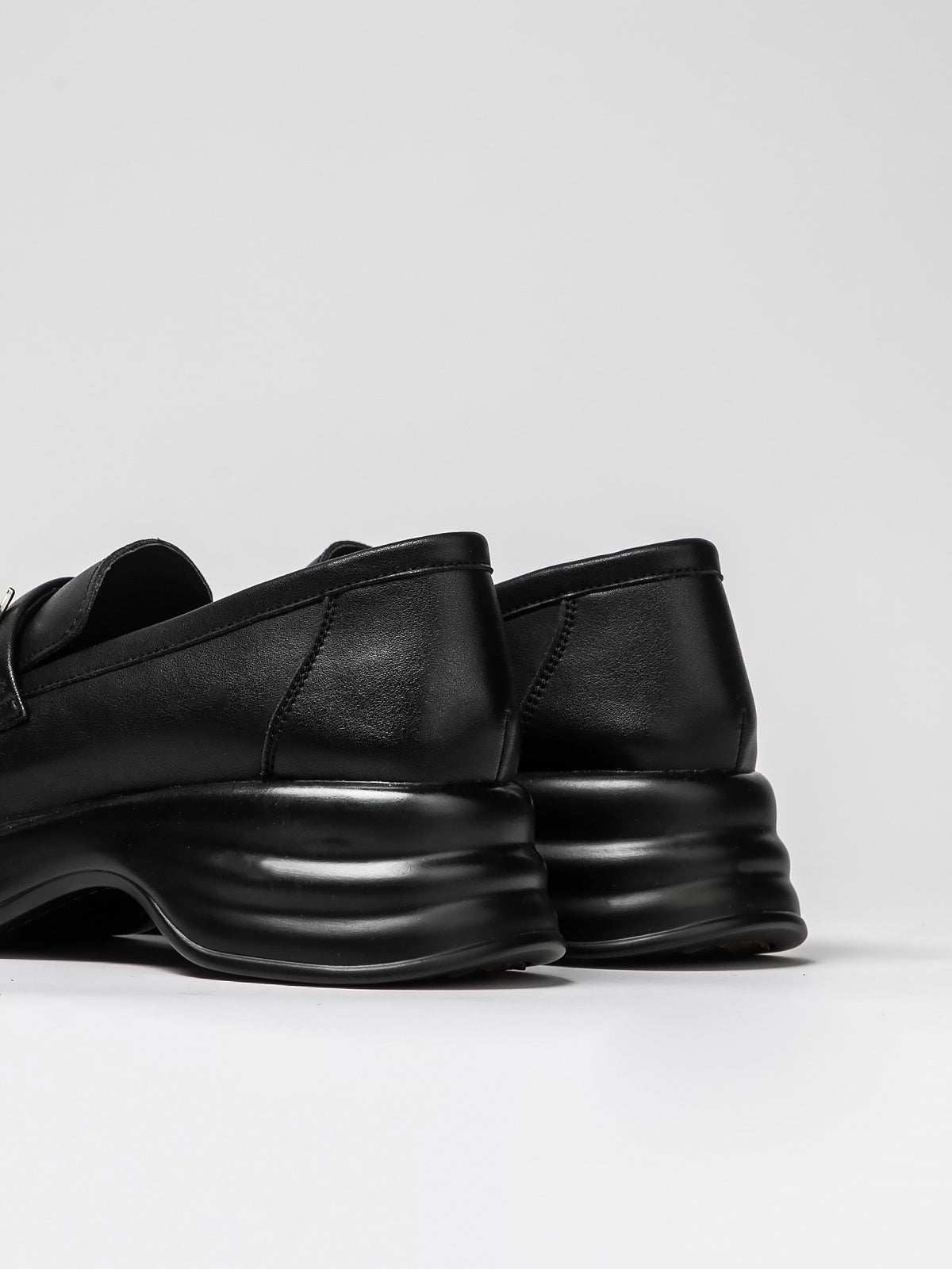 Women's leather shoes