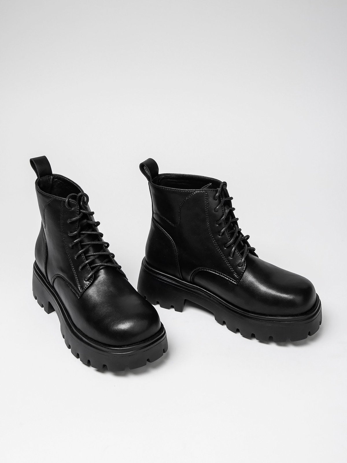 Women's leather shoes