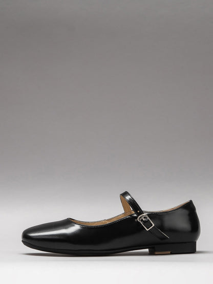 Women's leather shoes