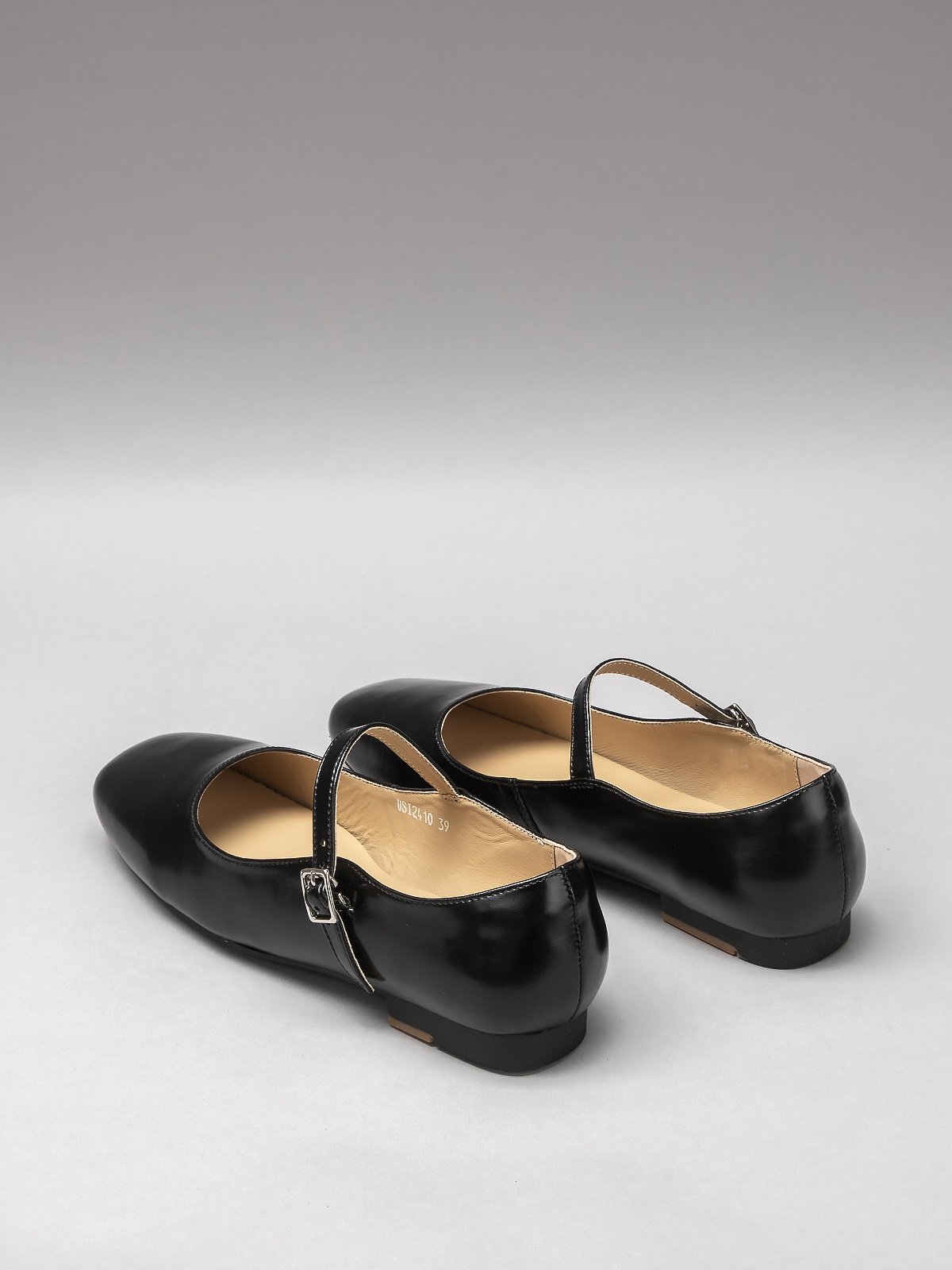 Women's leather shoes