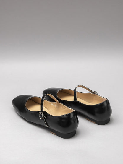 Women's leather shoes