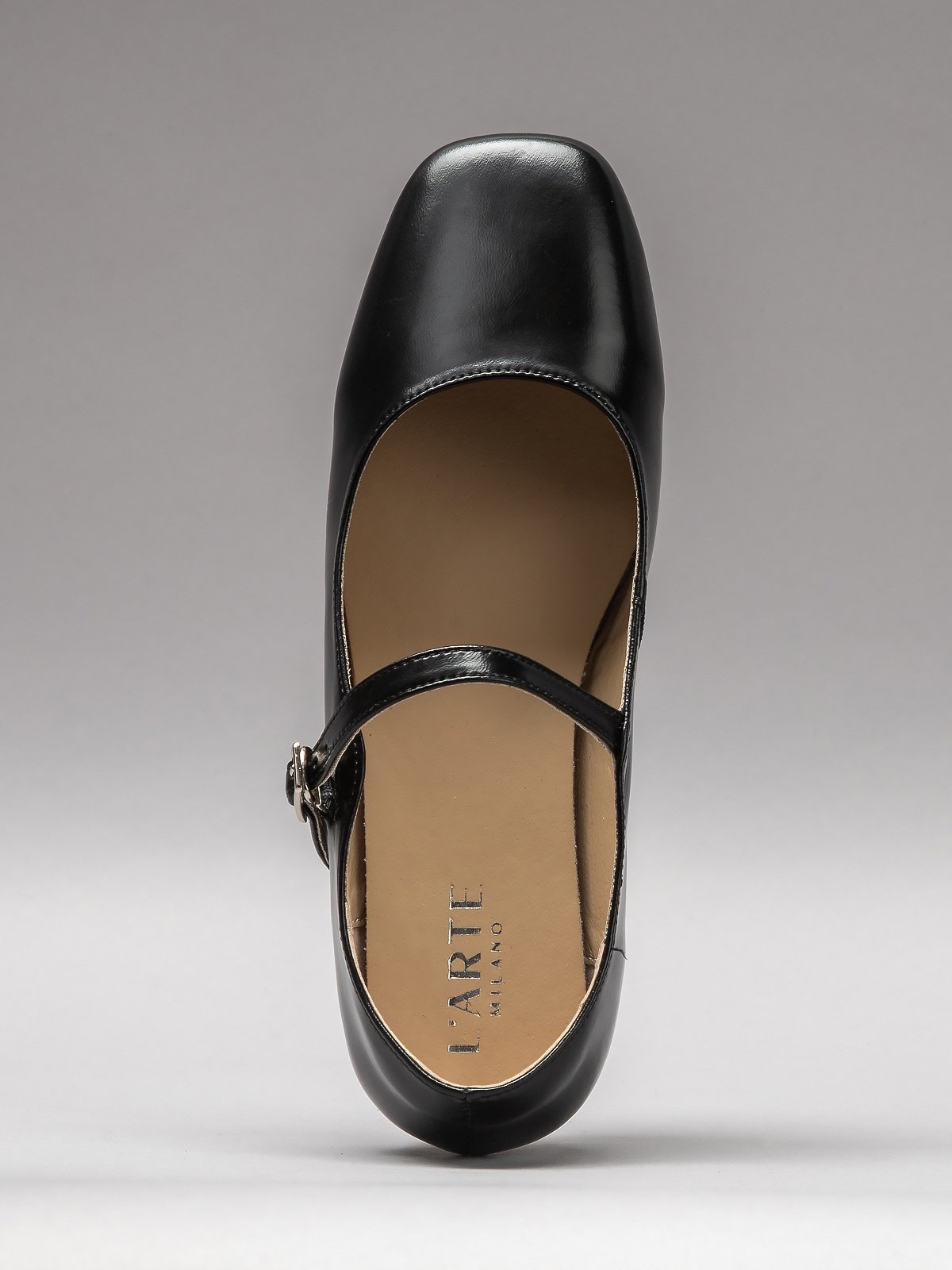 Women's leather shoes