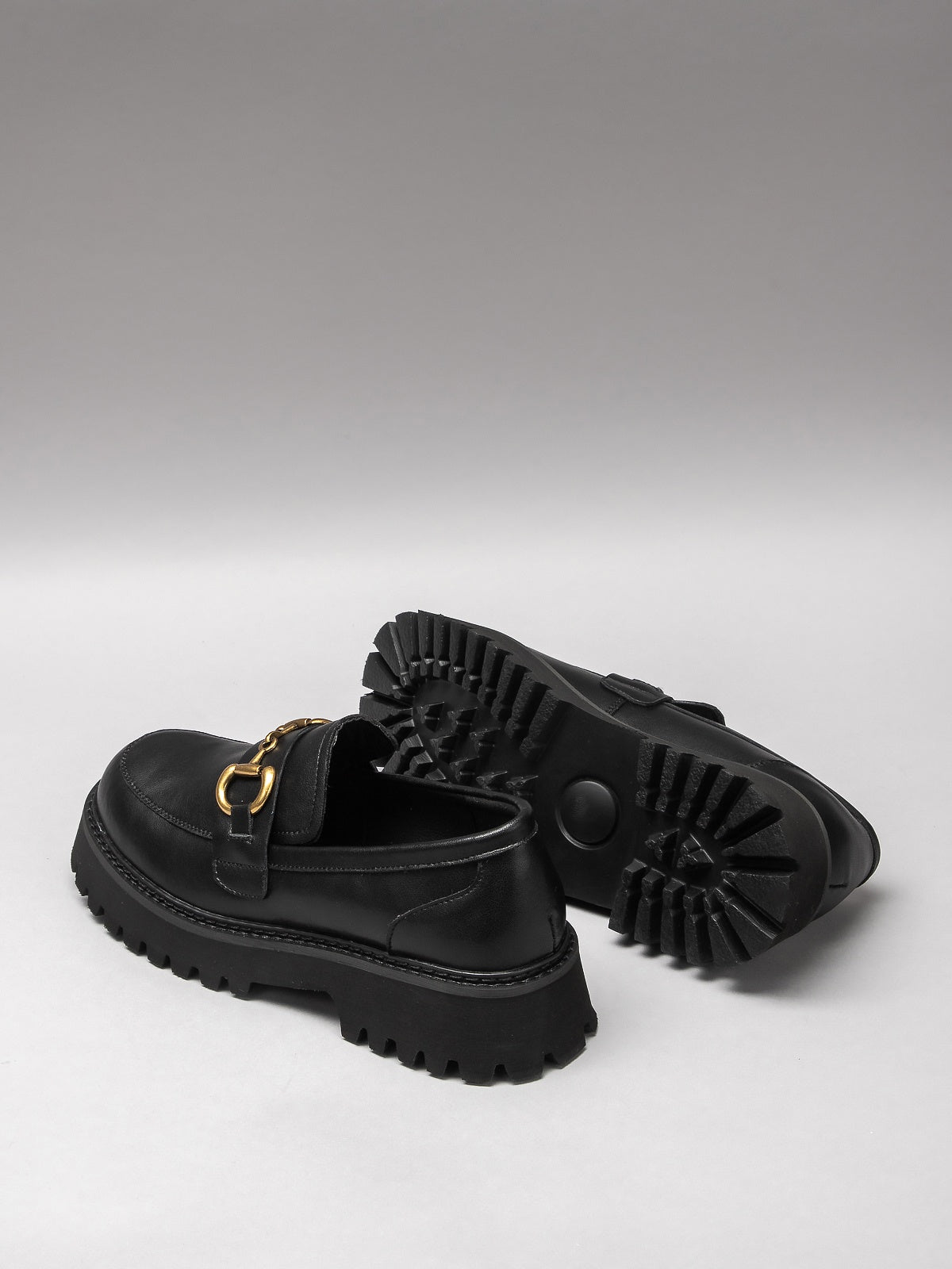 Women's leather shoes