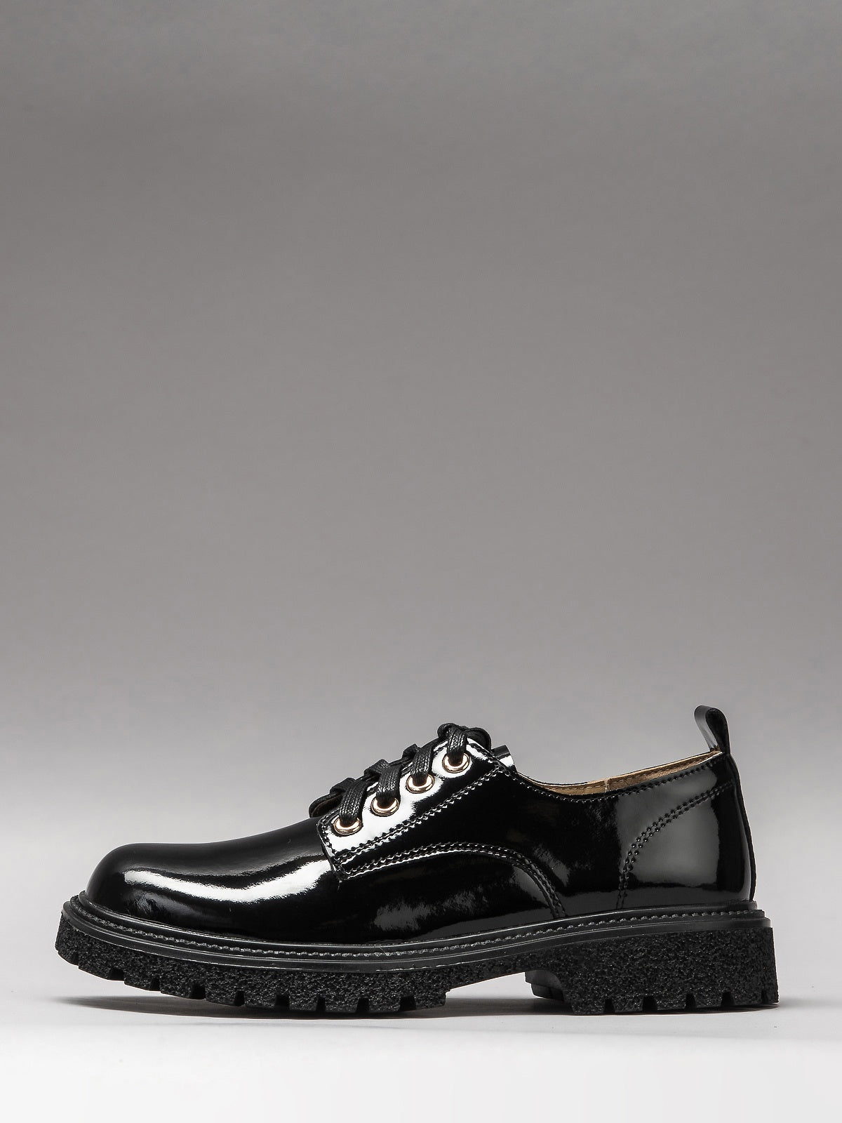 Women's leather shoes