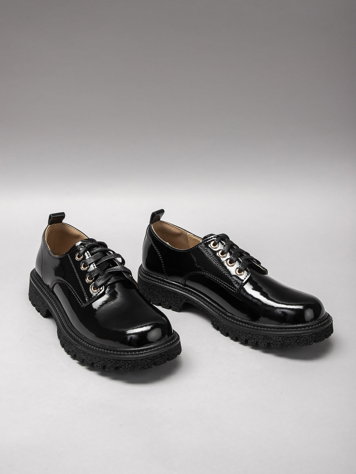 Women's leather shoes