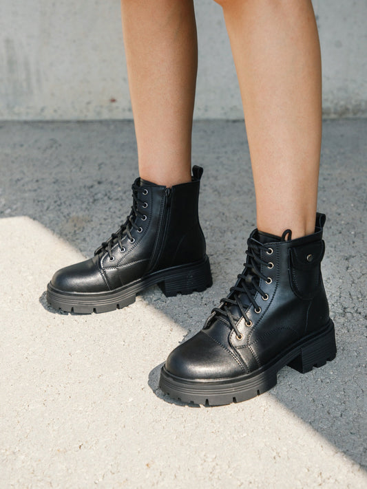 Women's leather shoes