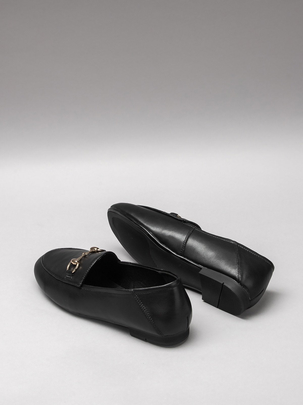 Women's leather shoes